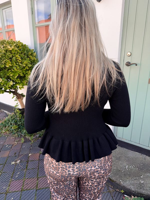 Ribbstickad Volangtopp - Svart - Bild 3