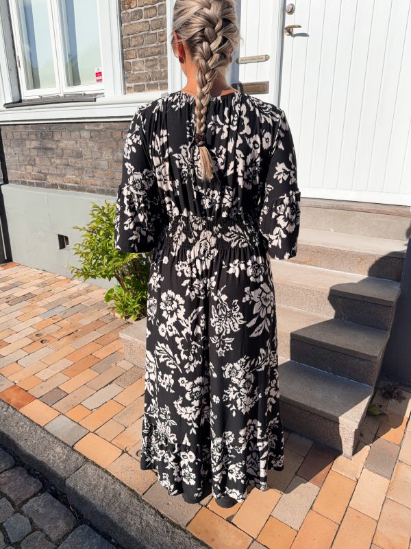 Blommönstrad Smock Klänning - Svart/Vit - Bild 5