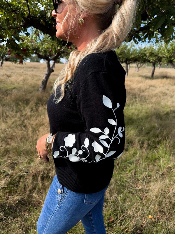 Stickad Tröja - Blommor - Svart - Bild 3