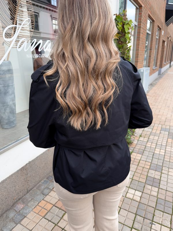 Kort Trenchcoat - Svart - Bild 5