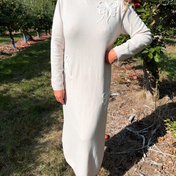 Finstickad Poloklänning - Rosett - Cream