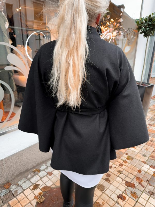 Ponchokappa - Svart - Bild 4