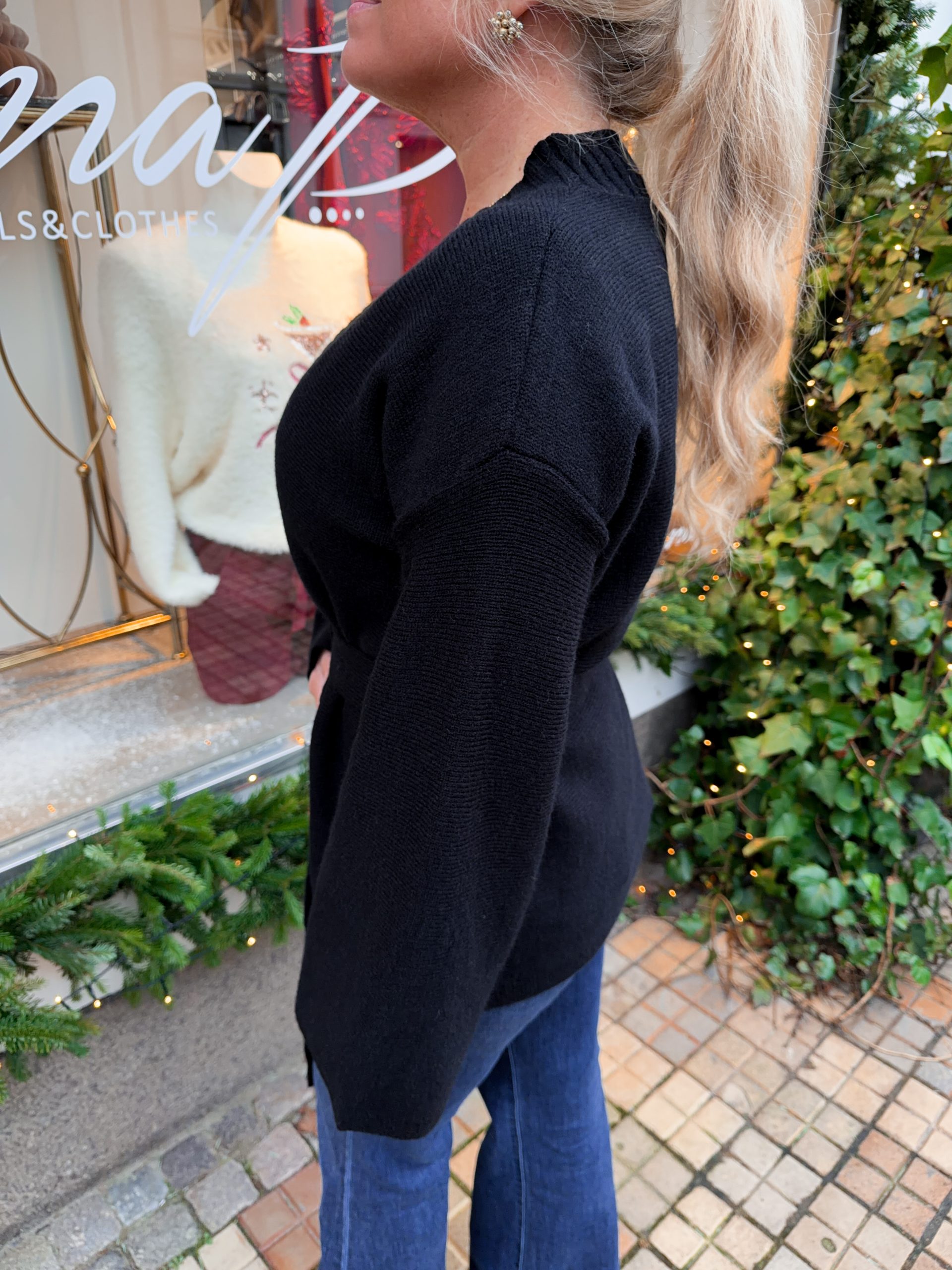 Finstickad Kofta - Svart - Bild 3