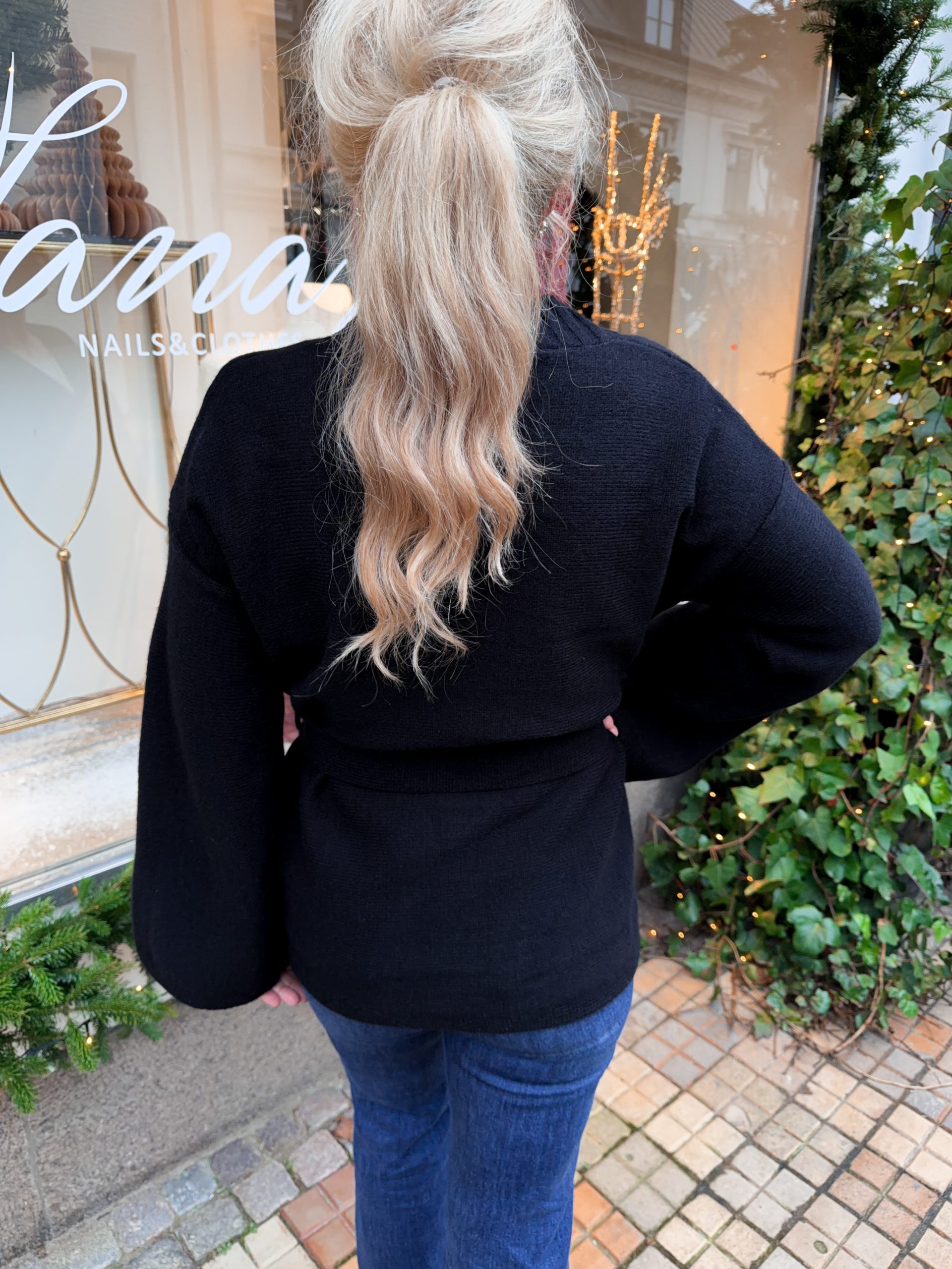 Finstickad Kofta - Svart - Bild 4