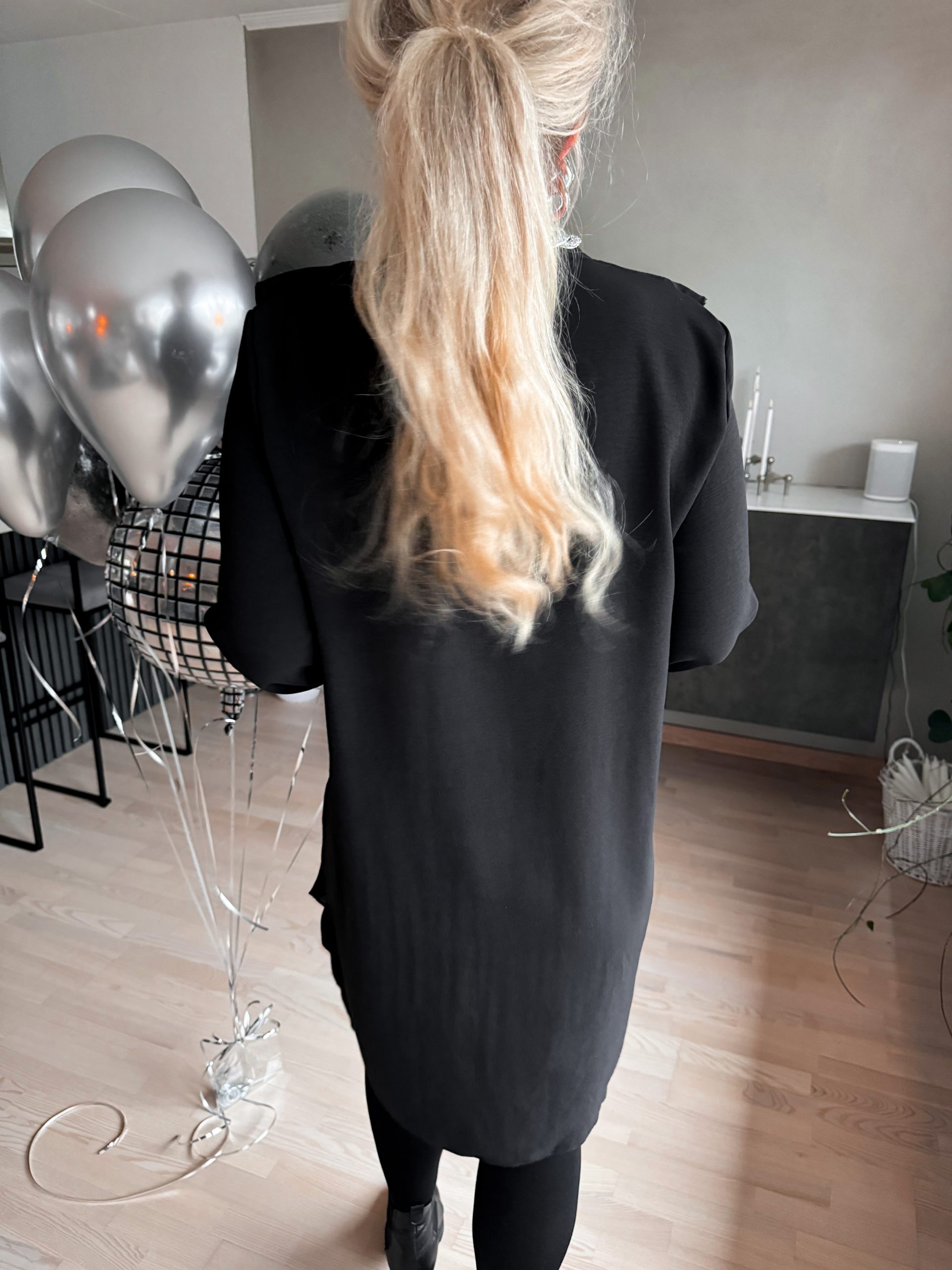 Volangtunika - Svart - Bild 5