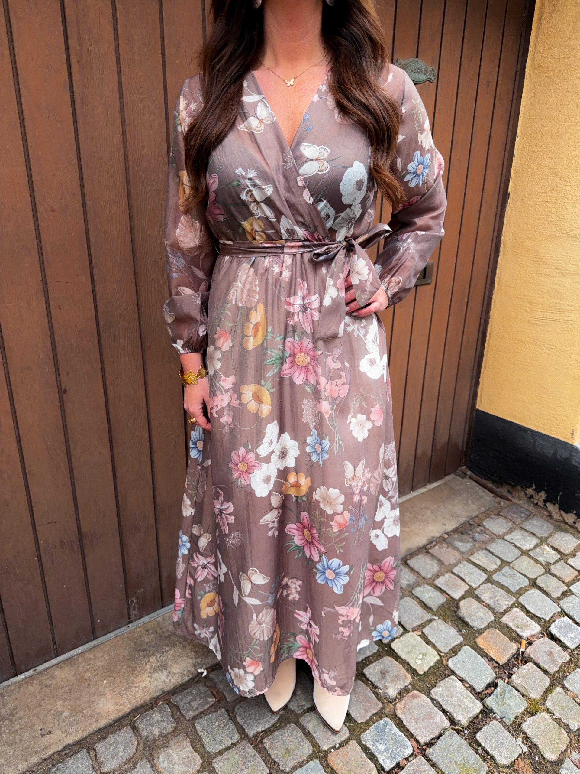 Blommönstrad Klänning - Ljusbrun