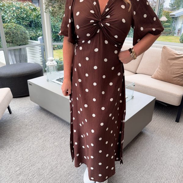 Prickig Knytklänning - Brun