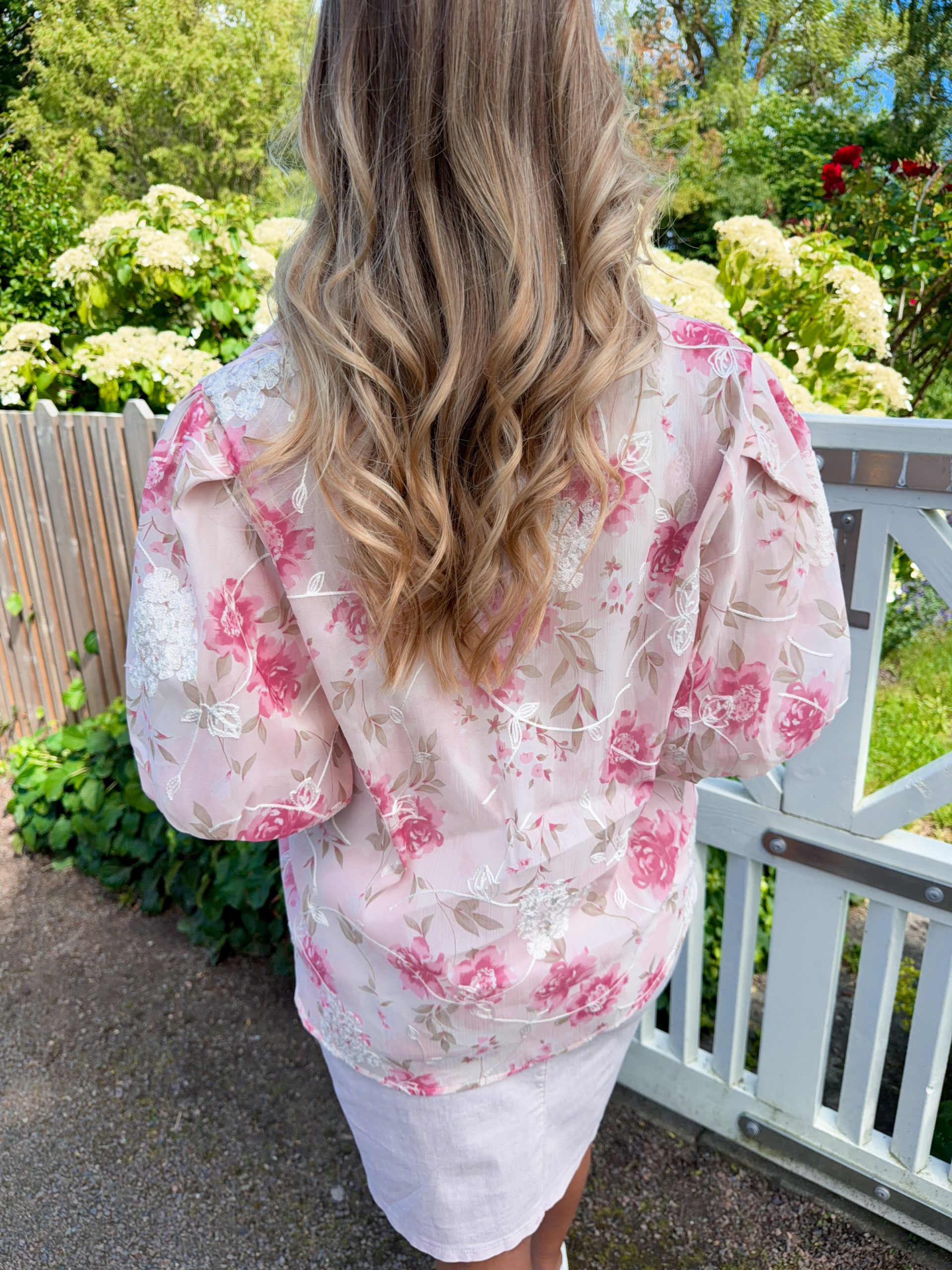 Blommönstrad Skjortblus - Rosa - Bild 4