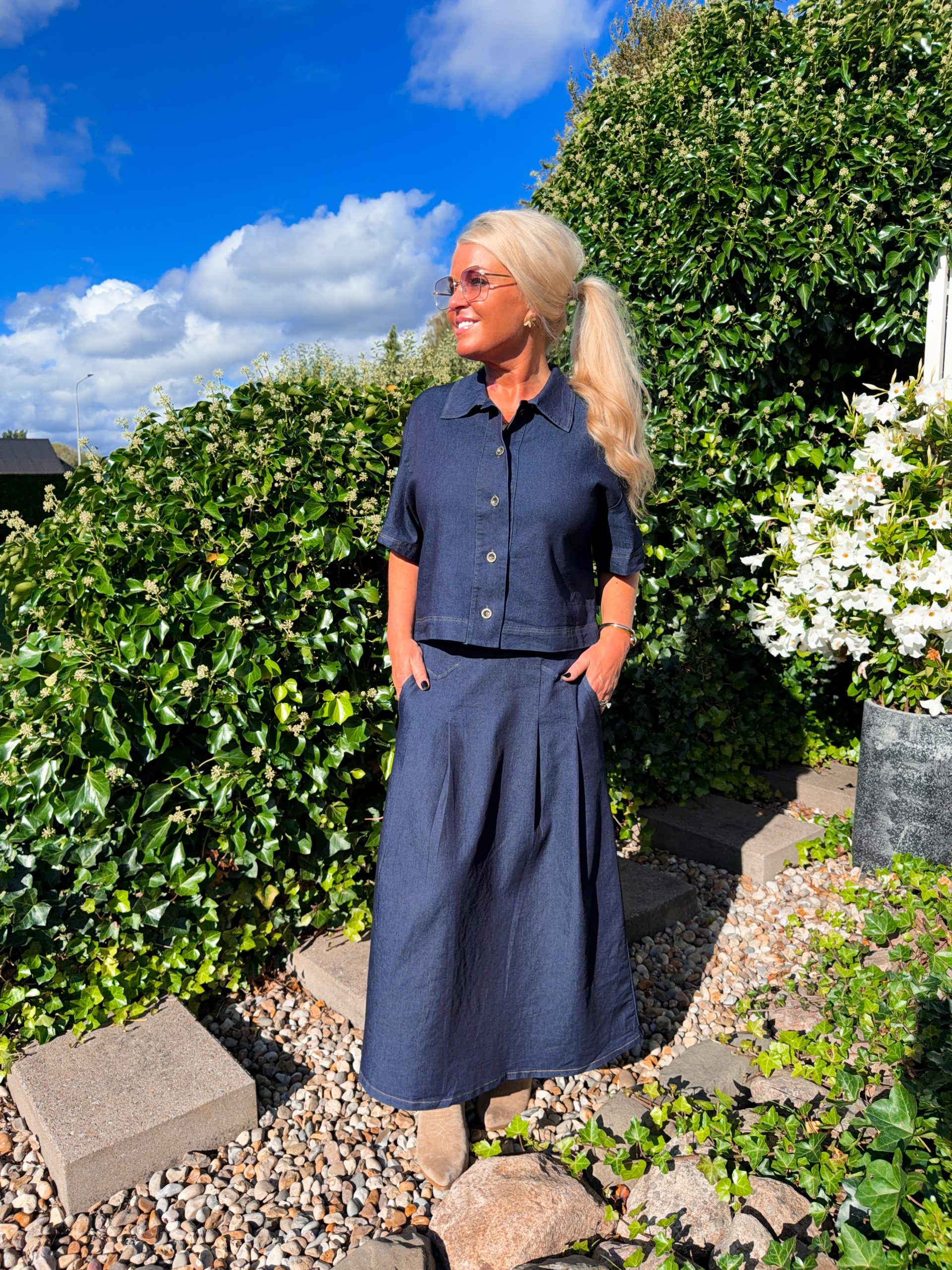 Jeanskjorta - Cropped - Dark Wash - Bild 2
