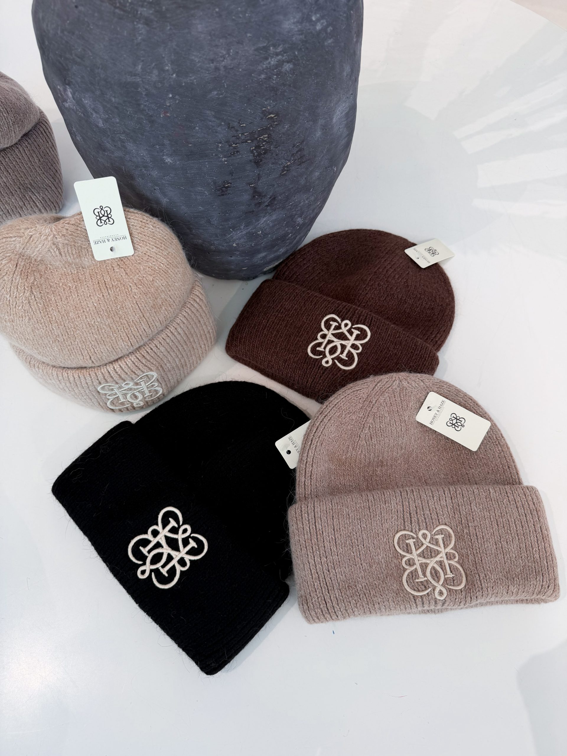 Aveline - Signature Beanie - Brown - Bild 2