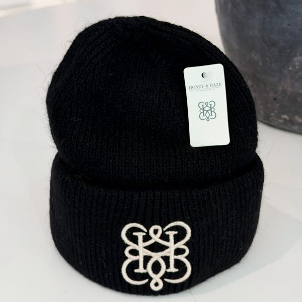 Aveline - Signature Beanie - Black