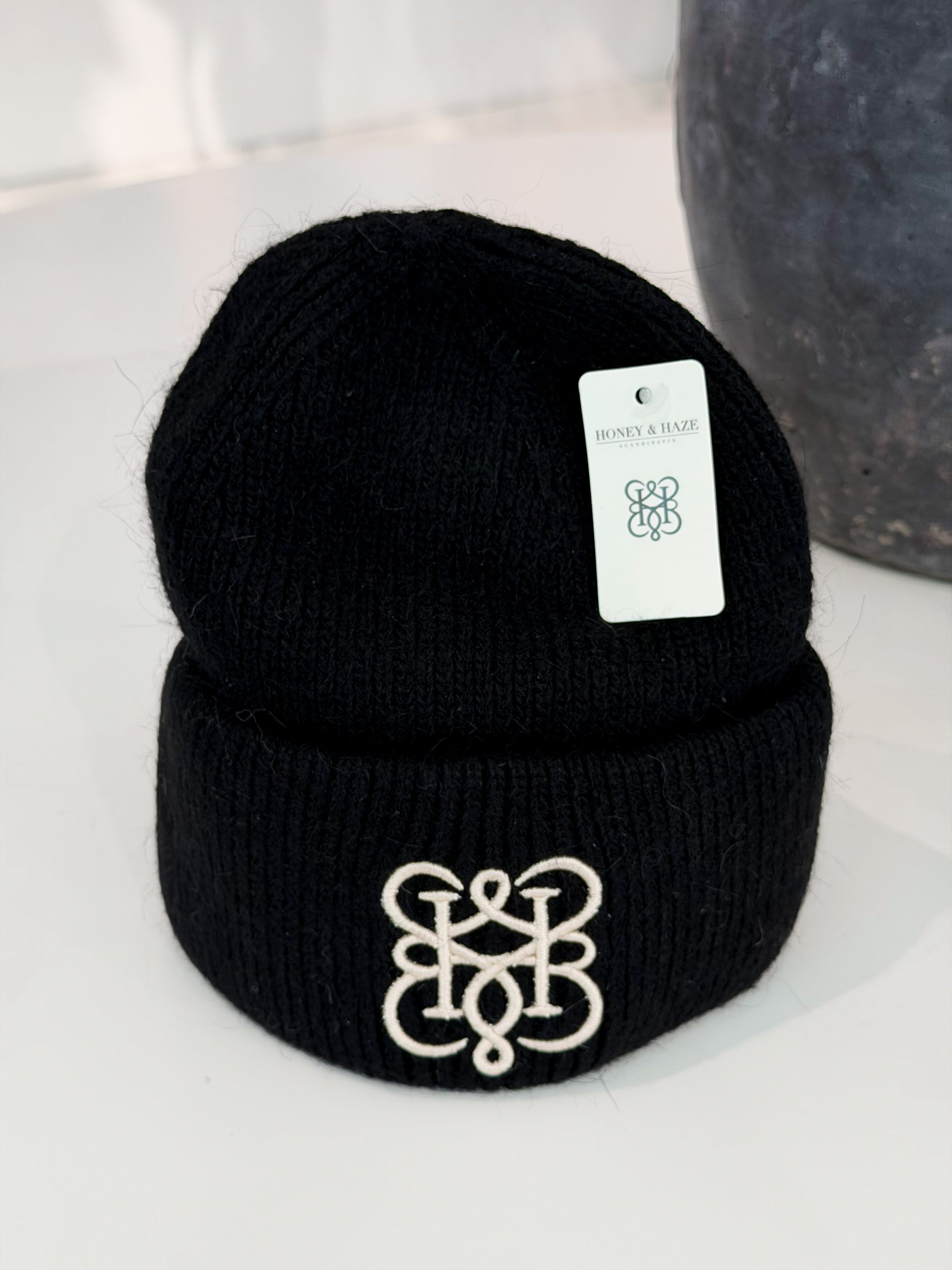Aveline - Signature Beanie - Black