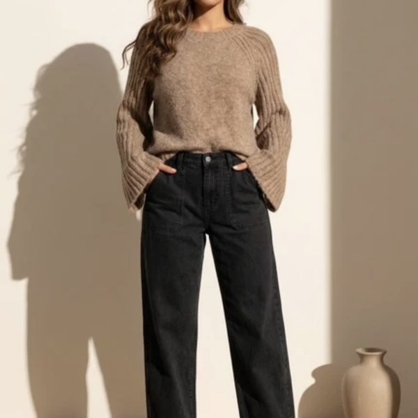 Viola - Knit Sweater w Belled sleeve - Sand